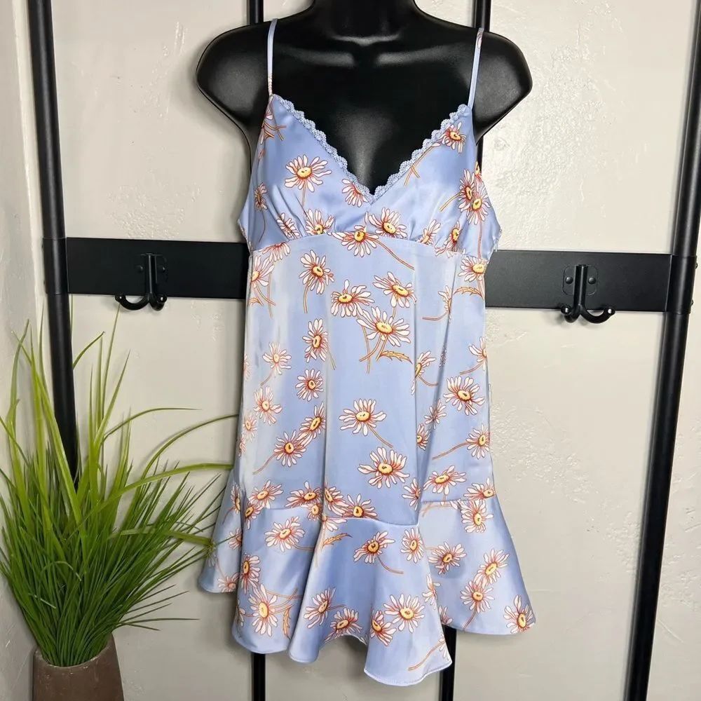 Kimchi Blue Urban Outfitters Satin Mini Floral Dress Size Medium - Picture 9 of 16